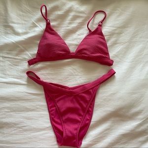 Kendall & Kylie bikini